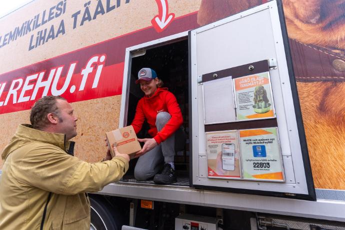 Kennel-Rehu dog food truck